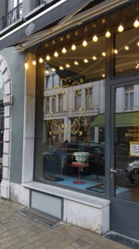 Nail salon, Belgium (Hilkka Abicht)